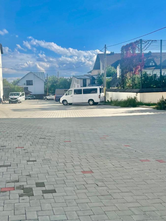 Appartamento Sisi Suceava Esterno foto